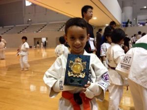 士道館・別府道場での練習風景と「一進会 第7回統一全日本空手道選手権大会」のご報告です。