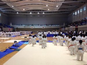 士道館・別府道場での練習風景と「一進会 第7回統一全日本空手道選手権大会」のご報告です。