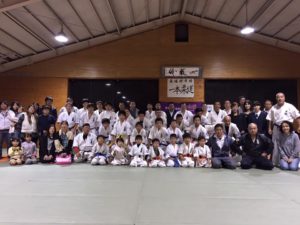 11月5日に開催された合同練習会にて、村上塾長より手厚いご指導を頂きました。