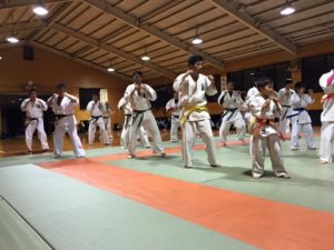 11月5日に開催された合同練習会にて、村上塾長より手厚いご指導を頂きました。