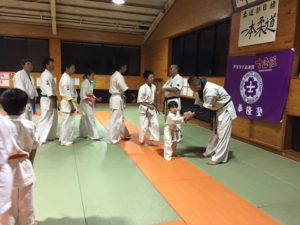 11月5日に開催された合同練習会にて、村上塾長より手厚いご指導を頂きました。