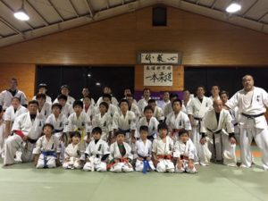 11月5日に開催された合同練習会にて、村上塾長より手厚いご指導を頂きました。