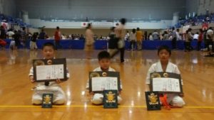 5月15日(日)、別府アリーナにて「第８回統一全日本空手道選手権大会」が開催されました。