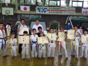 熊本・大分復興支援チャリティー、「2016スーパージュニアカップ超少年杯空手道大会」に大分本部とともに参加いたしました。