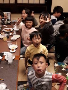 平成29年11月5日（日）に大分県杵築市の杵築自動車学校にて開催された「きつき自動車学校セーフティフェスタ」にて士道館・別府道場の子供たちが演舞を行いました。