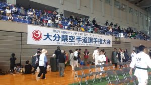 2018年4月22日（日）にべっぷアリーナにて「障害福祉チャリティ 第１回オープントーナメント大分県空手道選手権大会」が開催されました。