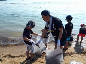 平成30年7月15日（日）、別府スパビーチにて海岸海浜清掃奉仕活動を行いました。