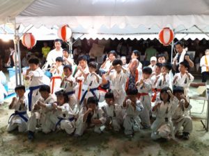 平成30年8月30日（土）「しんせい祭り」にて士道舘北部エリアの子どもたちが形と板わりを披露しました。