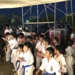 平成30年8月30日（土）「しんせい祭り」にて士道舘北部エリアの子どもたちが形と板わりを披露しました。