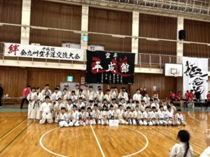 令和5年4月23日（日）、福岡県にて「平成館」主催の「第11回絆平成館空手道交流大会」が開催されました。